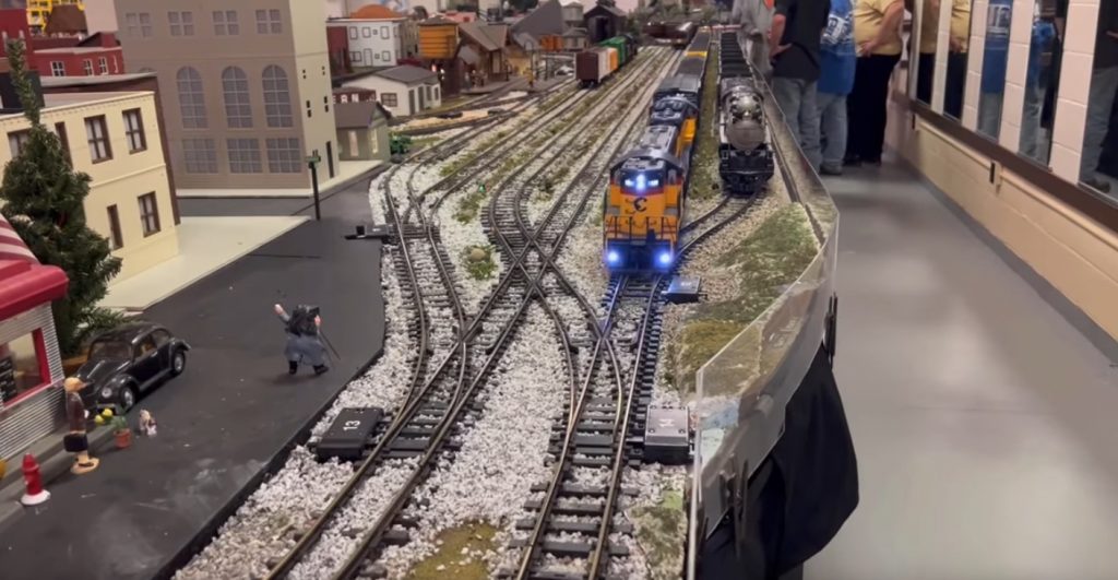 How do You Operate a G Scale Train?
