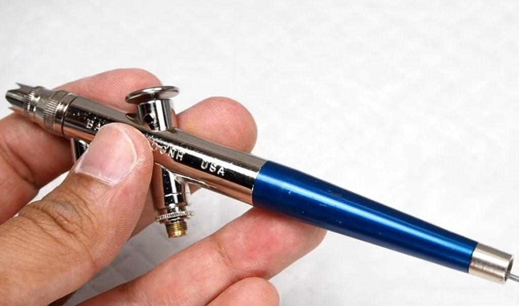 How To Use A Single Action Airbrush